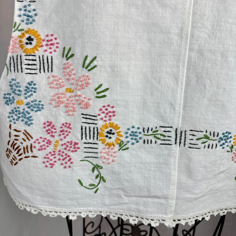 Vintage Embroidered Floral Vest White Crochet Lace Trim Cropped Handmade Sz M - Picture 9 of 16